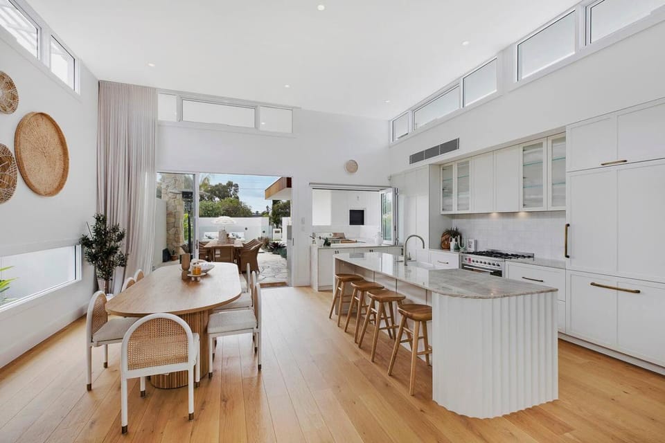 Kitchen or kitchenette, Living room, Seating area, Dining area, dishwasher, stove