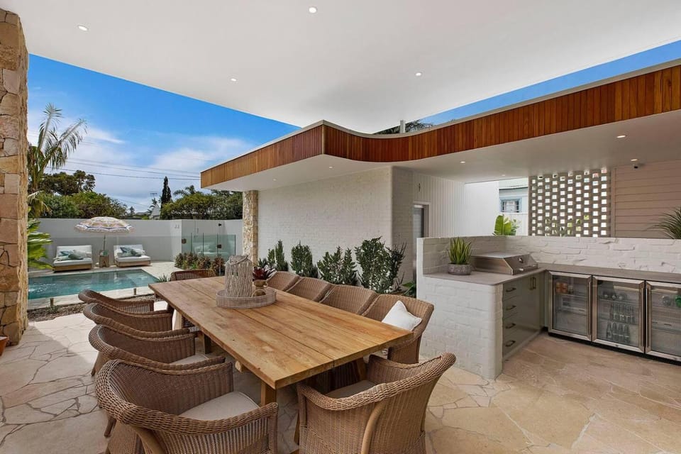 Day, Seating area, Dining area, Pool view, Swimming pool