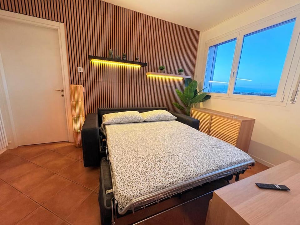 Venezia-Mestre Train station modern suites Apartment in Venice