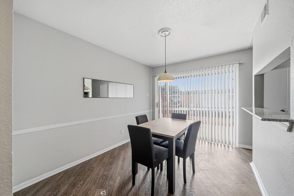 Chic Houston Apt 2BR 2BA Apartment in Harris County