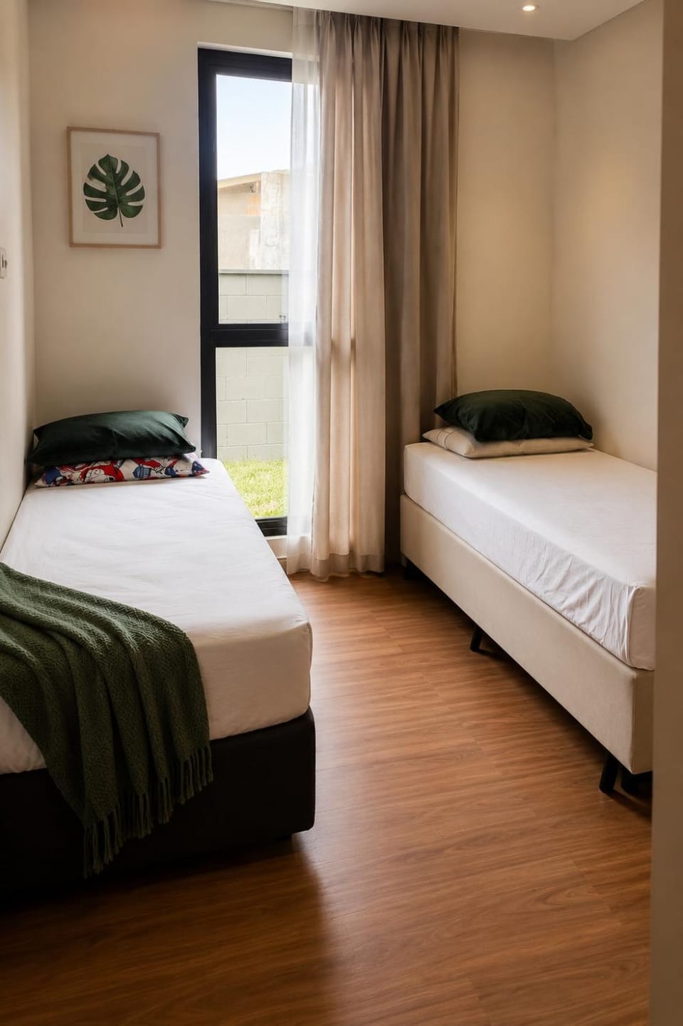 Photo of the whole room, Bedroom
