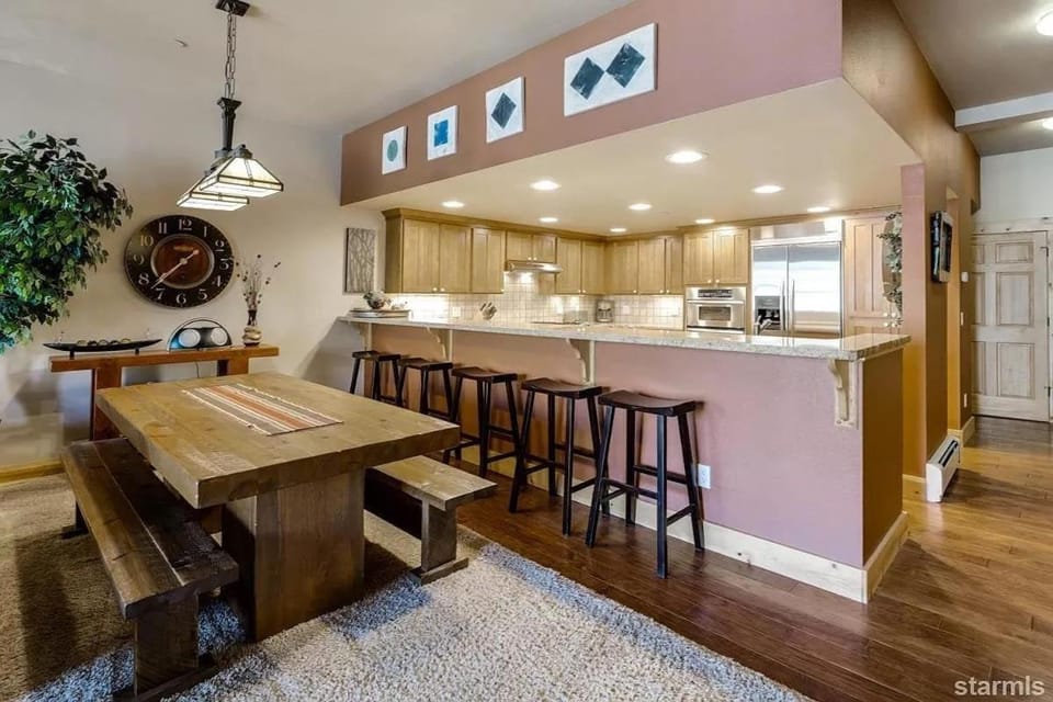 Palisades Haven -slope side -close to lifts House in Kirkwood