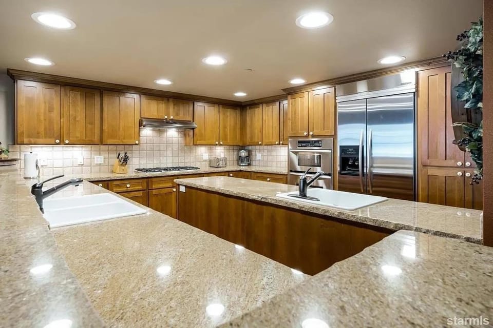 Palisades Haven -slope side -close to lifts House in Kirkwood