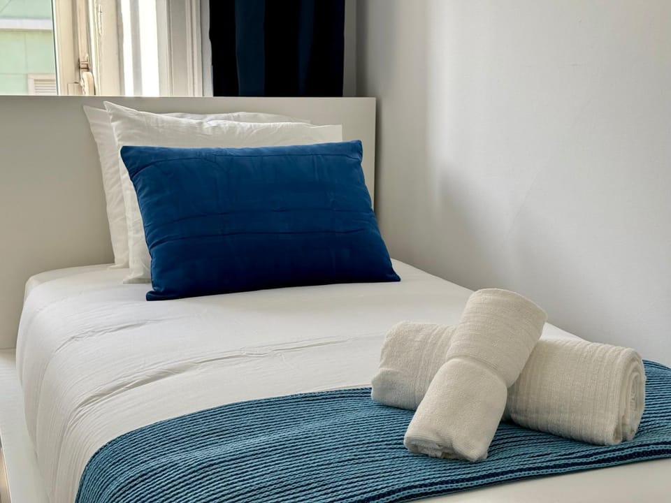 Connect Rooms - Arroios Station Vacation rental in Lisbon