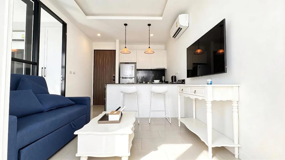 TV and multimedia, Kitchen or kitchenette, Living room, Dining area