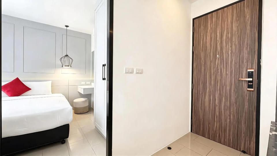 Bedroom, wardrobe