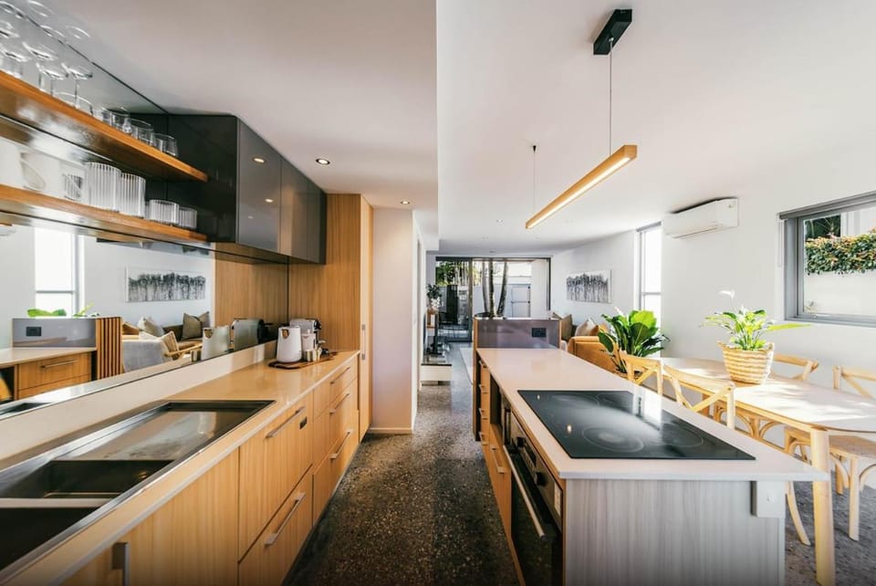 Eventide - 5 min walk to Hastings Street House in Noosa Heads