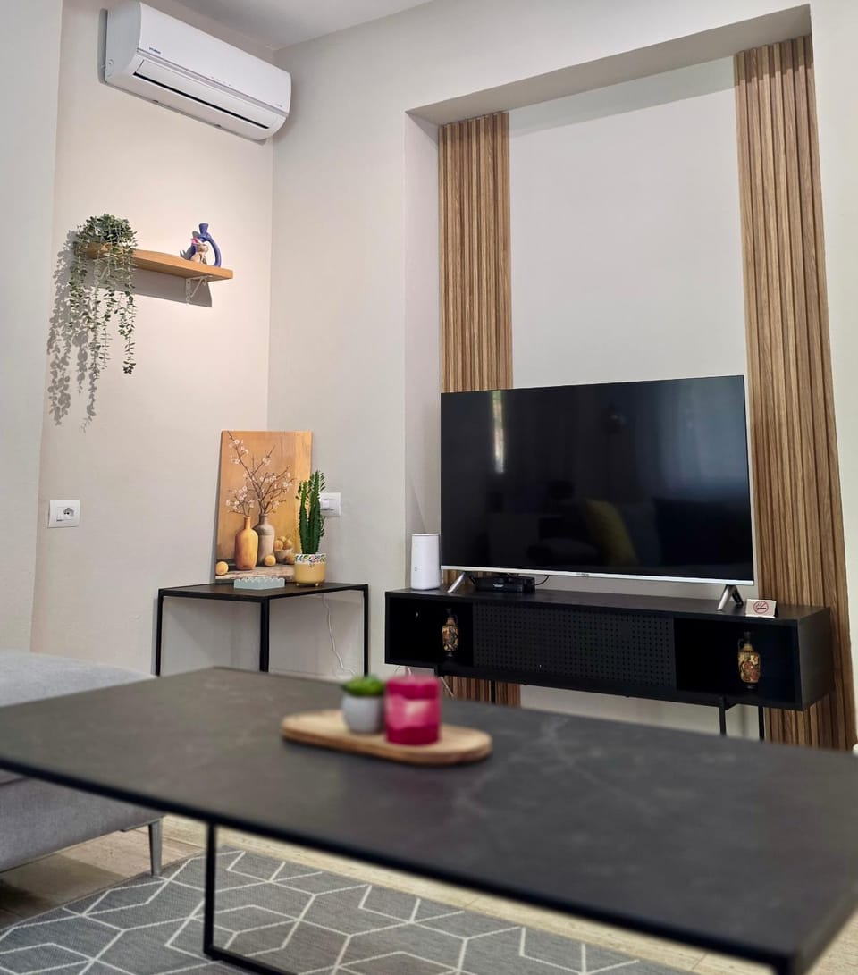 EnJoy City Villa- Private Parking Apartment in Tirana