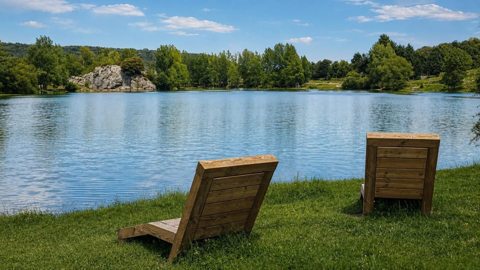 Nearby landmark, Natural landscape, Lake view