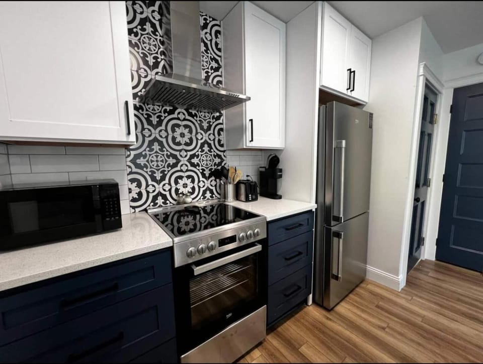 Amazing location just min 2 dntn Sacred Heart Apartment in Spokane