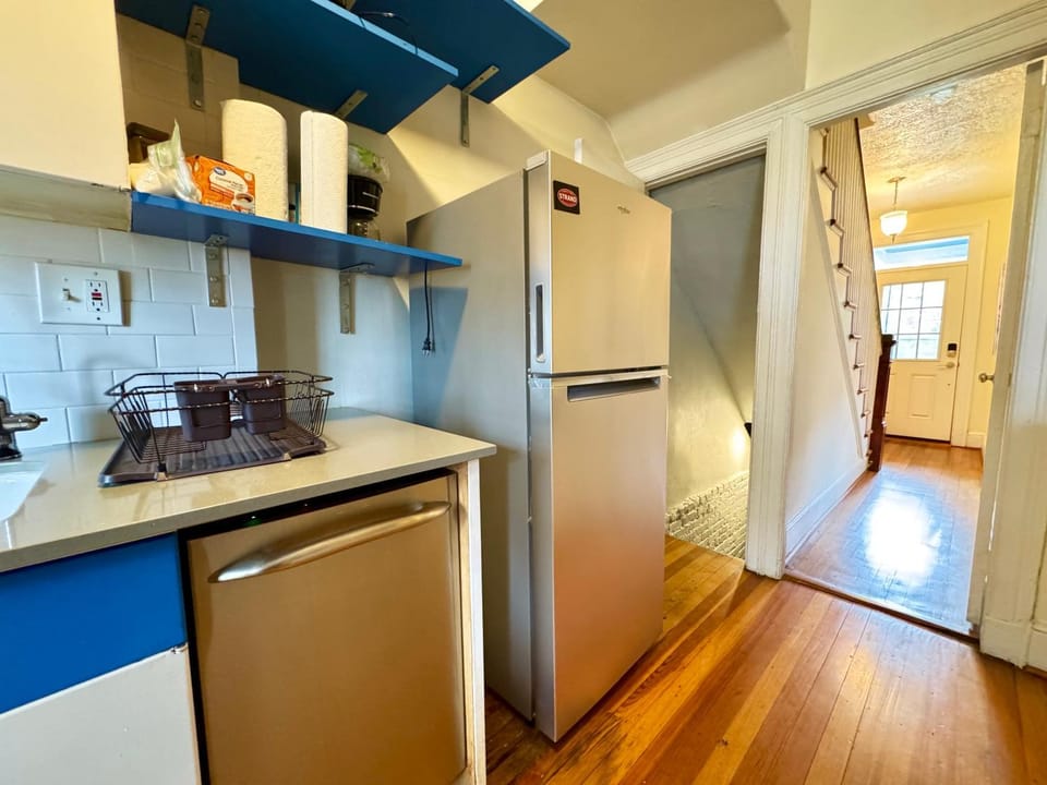 Prime Location Entire House in NW - Parking House in District of Columbia