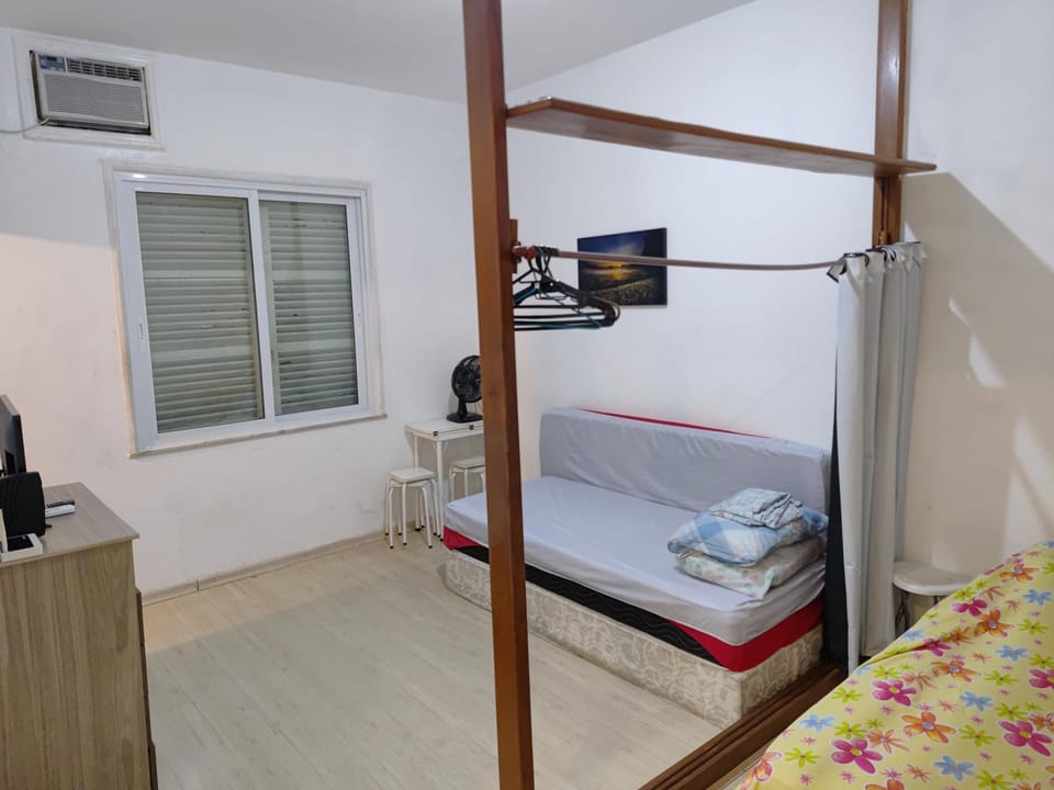 In front of the Subway and 300 meters to Ipanema Beach Apartment in Rio de Janeiro