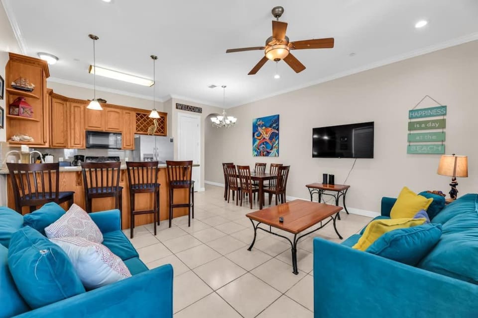 Private Balcony & Pool Beachfront Condo Apartment in South Padre Island