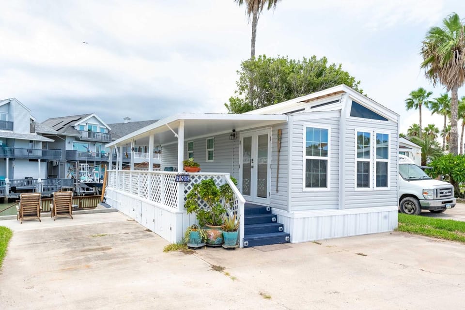 Charming 1BR Waterfront with Private Patio House in Port Isabel