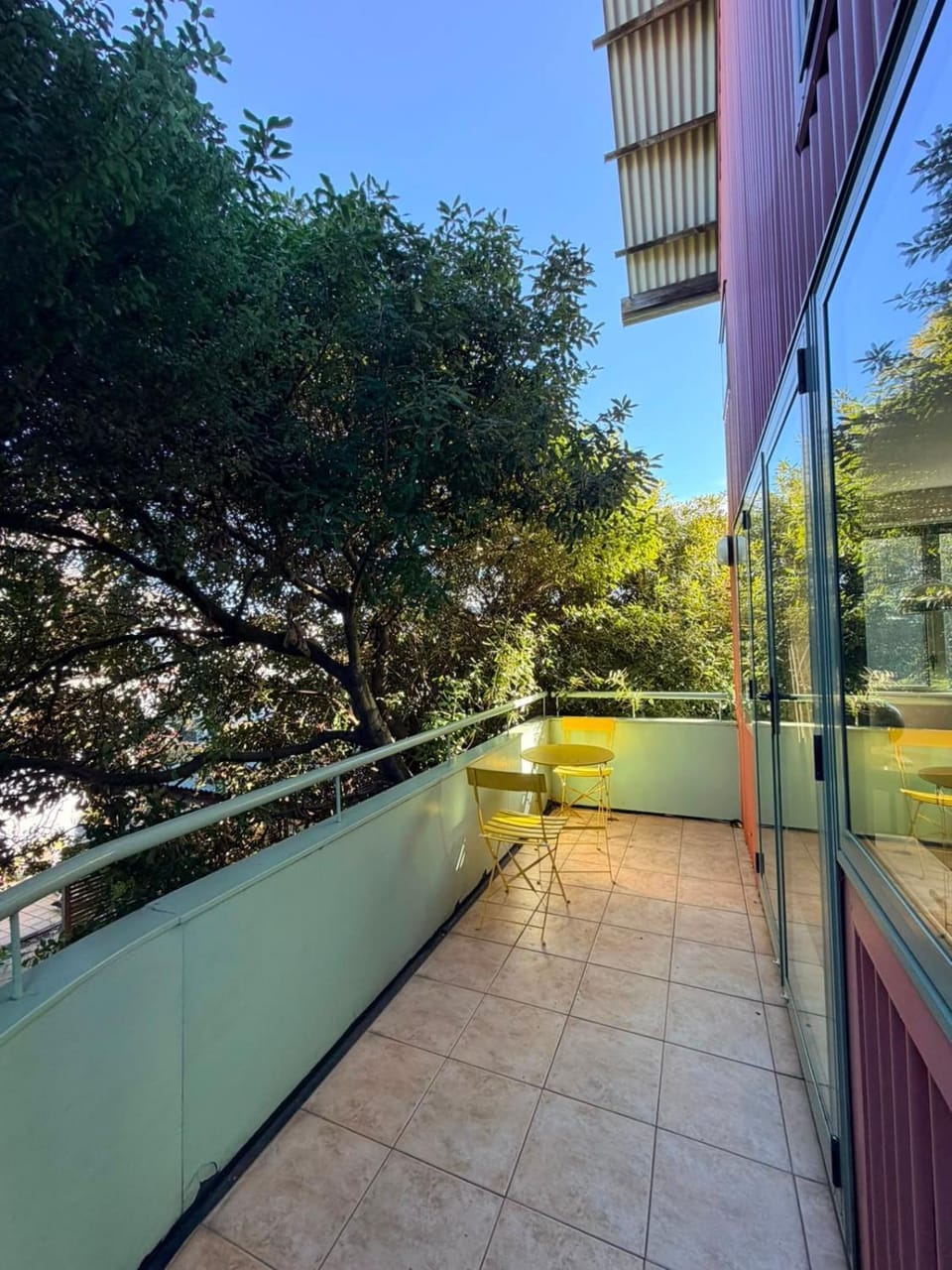 15 Minutes Walk to Stadium - 3 Car parks 2 Bedroom Apartment in Christchurch