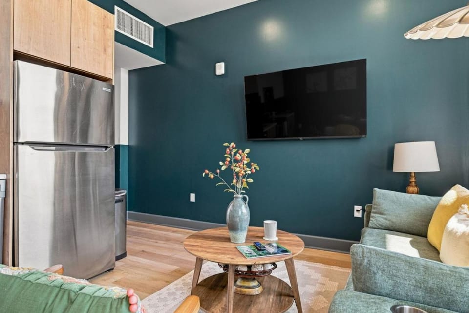 Downtown Escape. Rooftop. Gym. City Life Apartment in Birmingham