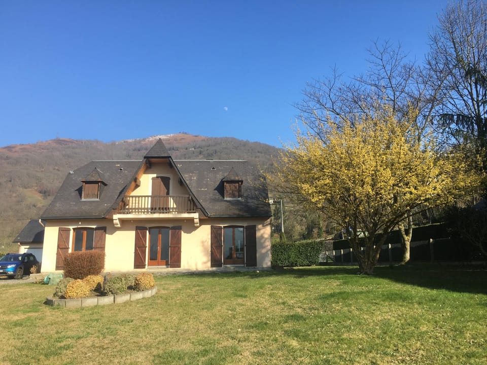 Property building, Garden, Mountain view