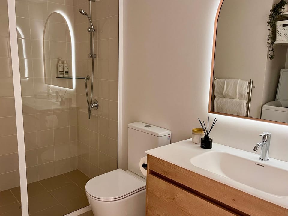 Shower, Toilet, Bathroom