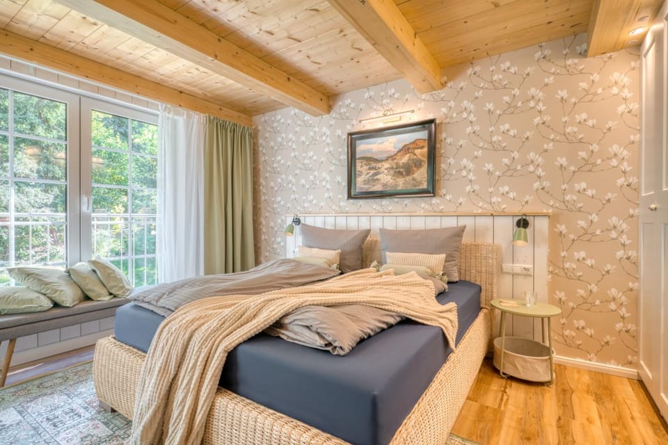 Bed, Photo of the whole room, Bedroom