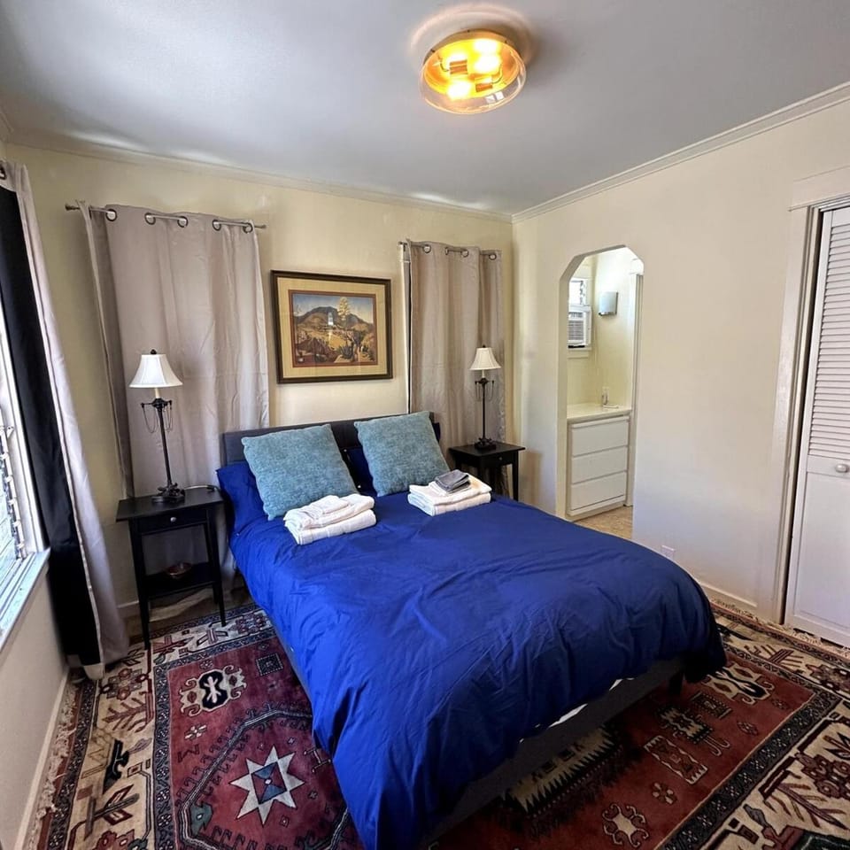 Unique Silver Lake Bungalow Apartment in Echo Park