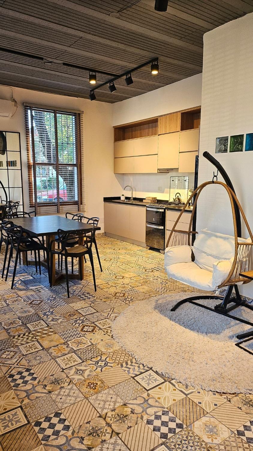 Kitchen or kitchenette, Seating area, Dining area, stove