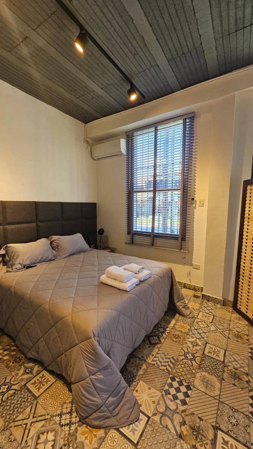 Bed, Photo of the whole room, Bedroom, air conditioner