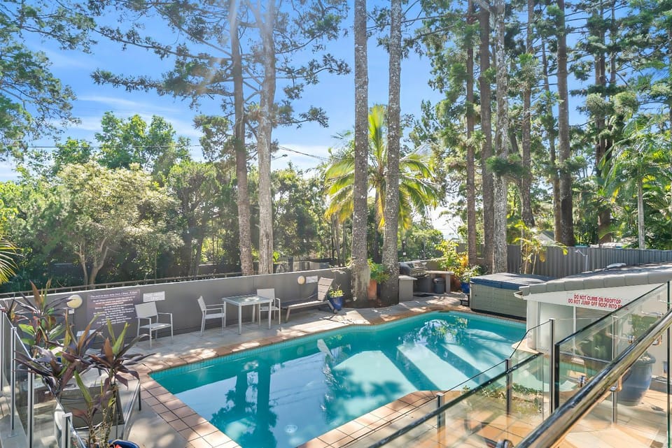 Natural landscape, Swimming pool, Swimming pool, sunbed
