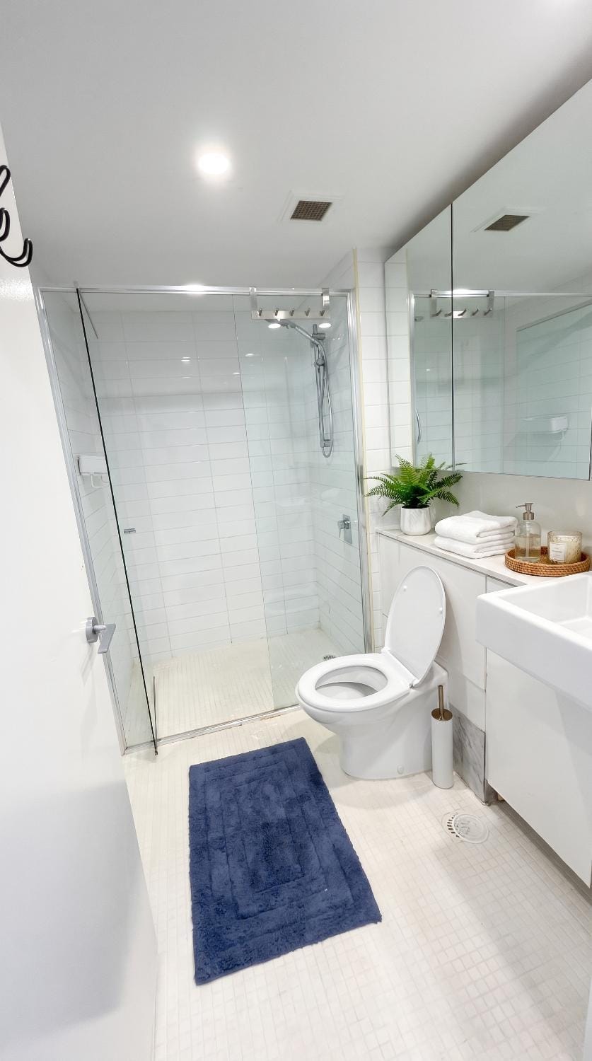 Entire Private Level Own Bathroom and Own Entry Bed and Breakfast in Sydney