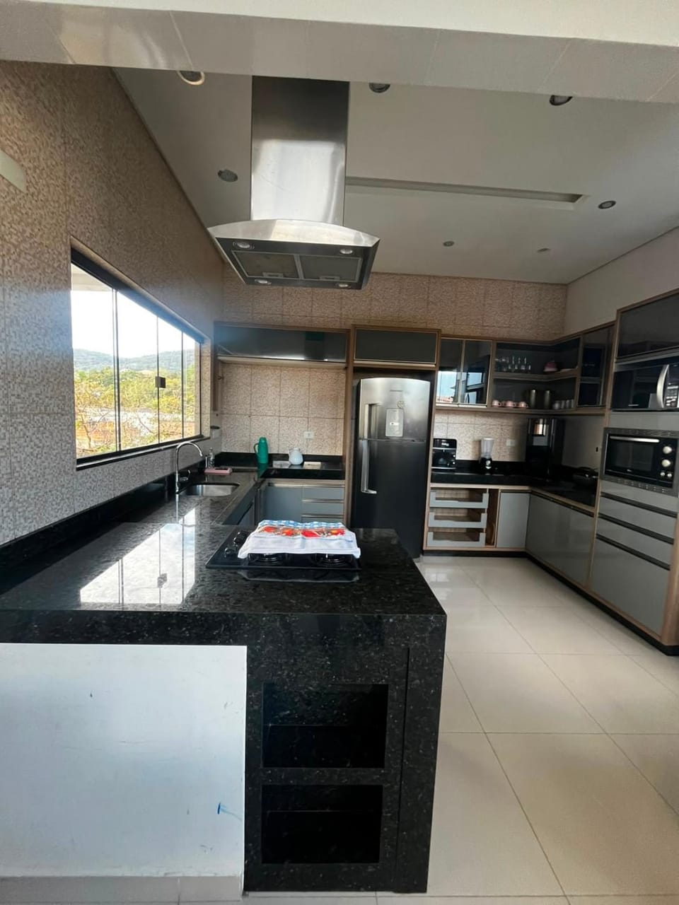 Kitchen or kitchenette, dishwasher, minibar, oven