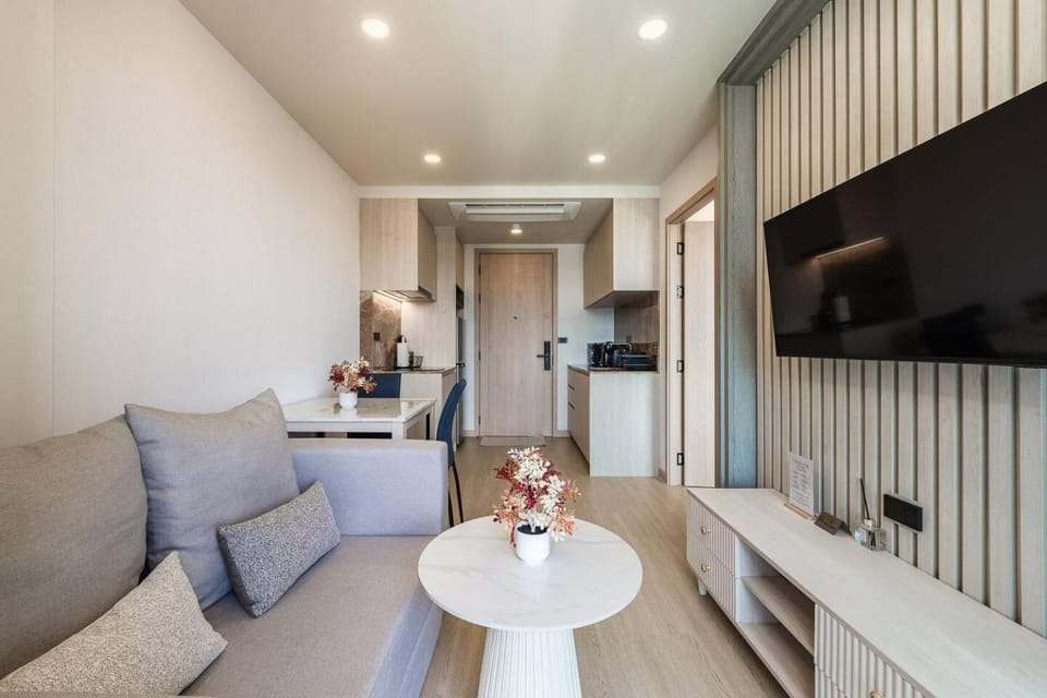 Stylish 1BR Near Boat Avenue & Bangtao Beach Apartment in Choeng Thale
