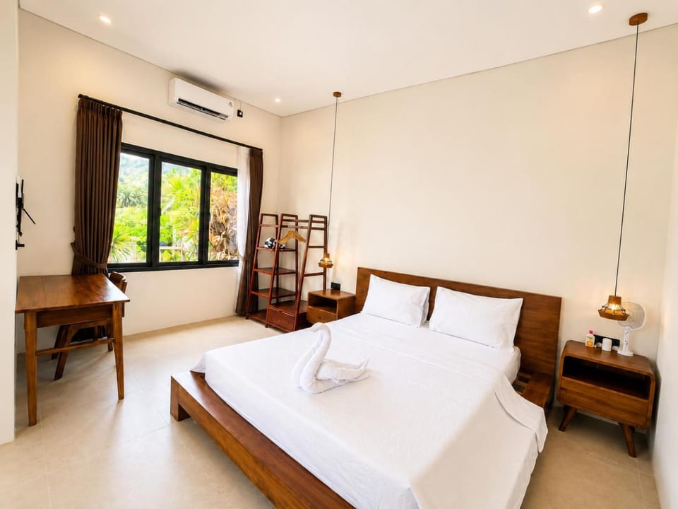 Bed, View (from property/room), Photo of the whole room, Bedroom, towels, air conditioner