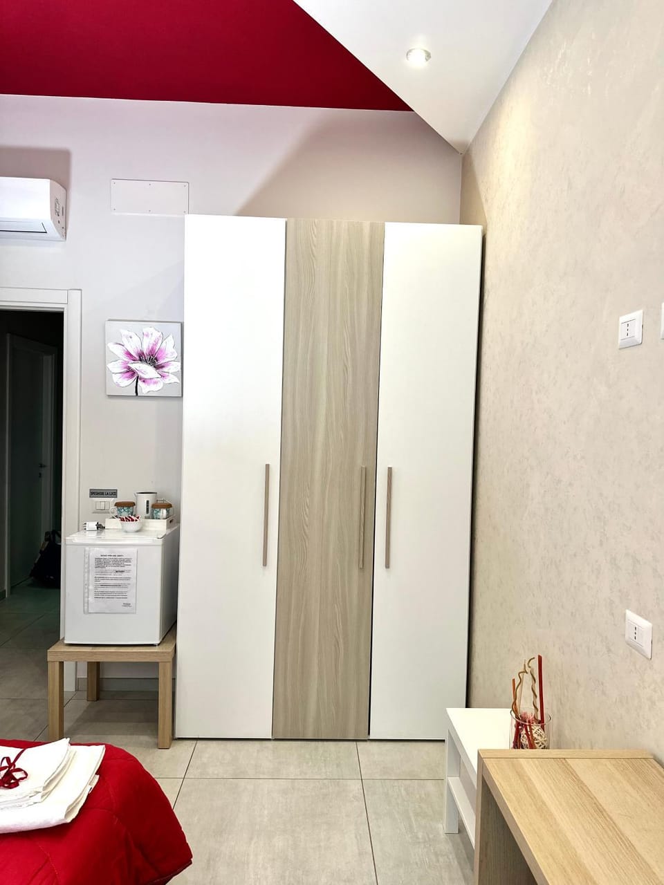 Bed, Photo of the whole room, Bedroom, towels, wardrobe
