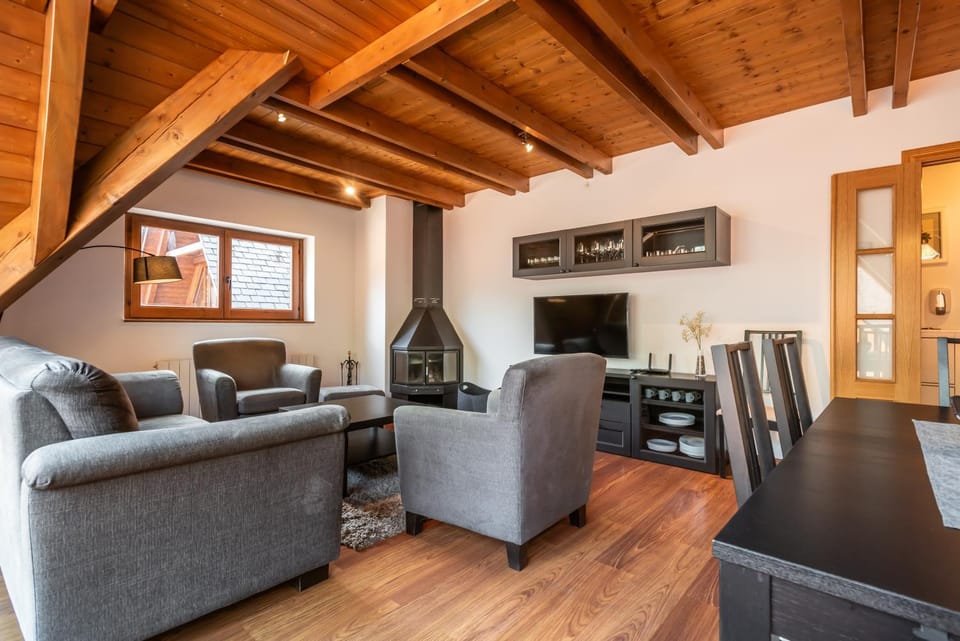 Living room, Dining area
