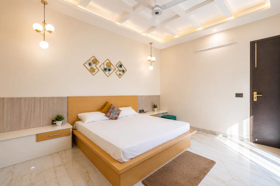 Sethi Outhouse with plunge pool jacuzzi steam bath only for families Villa in Jaipur