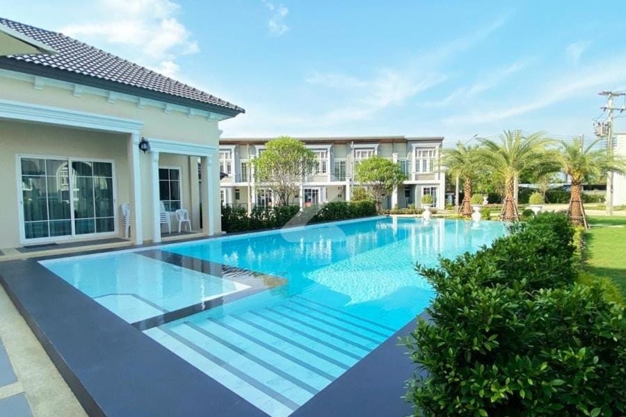 Pool view, Swimming pool