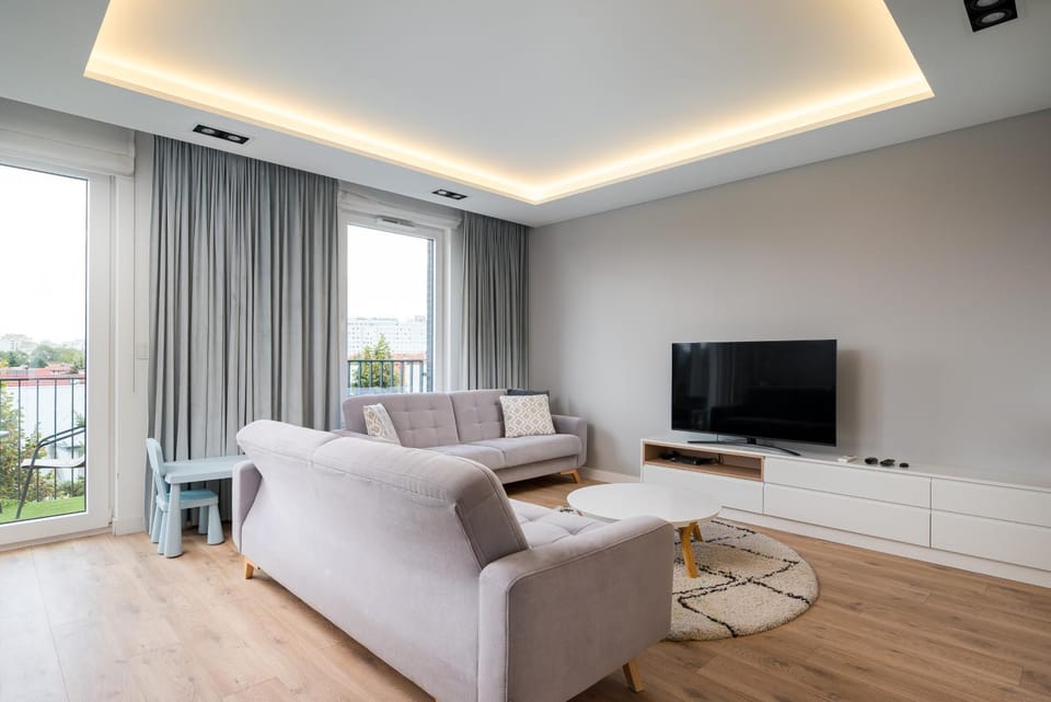 Communal lounge/ TV room, TV and multimedia, Living room, Seating area, Evening entertainment