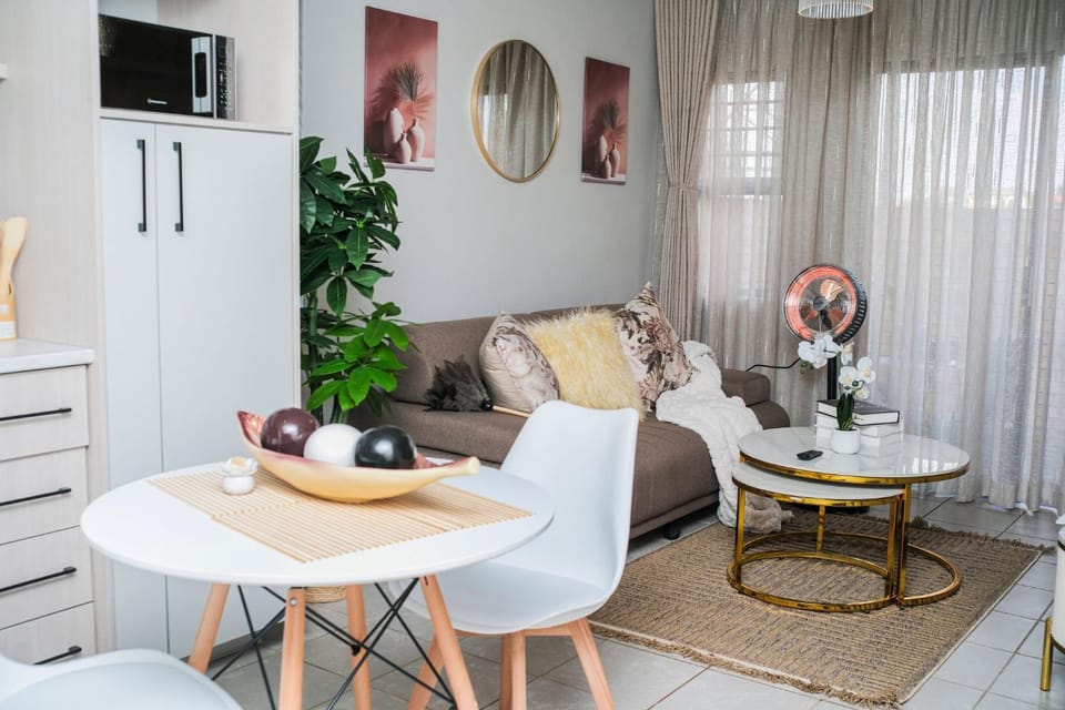 Living room, Dining area, microwave, oven