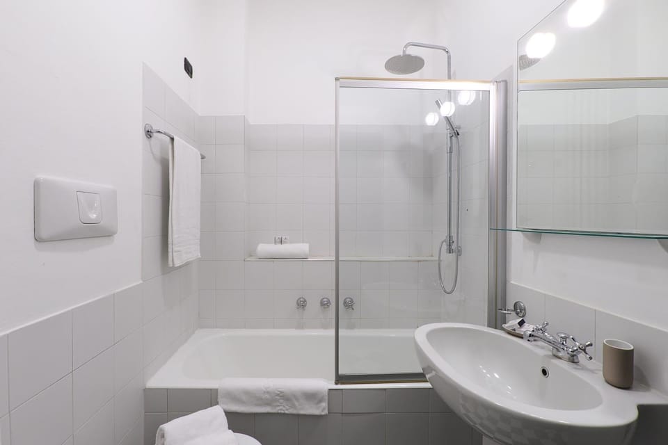 Toilet, Bathroom, Bath, towels