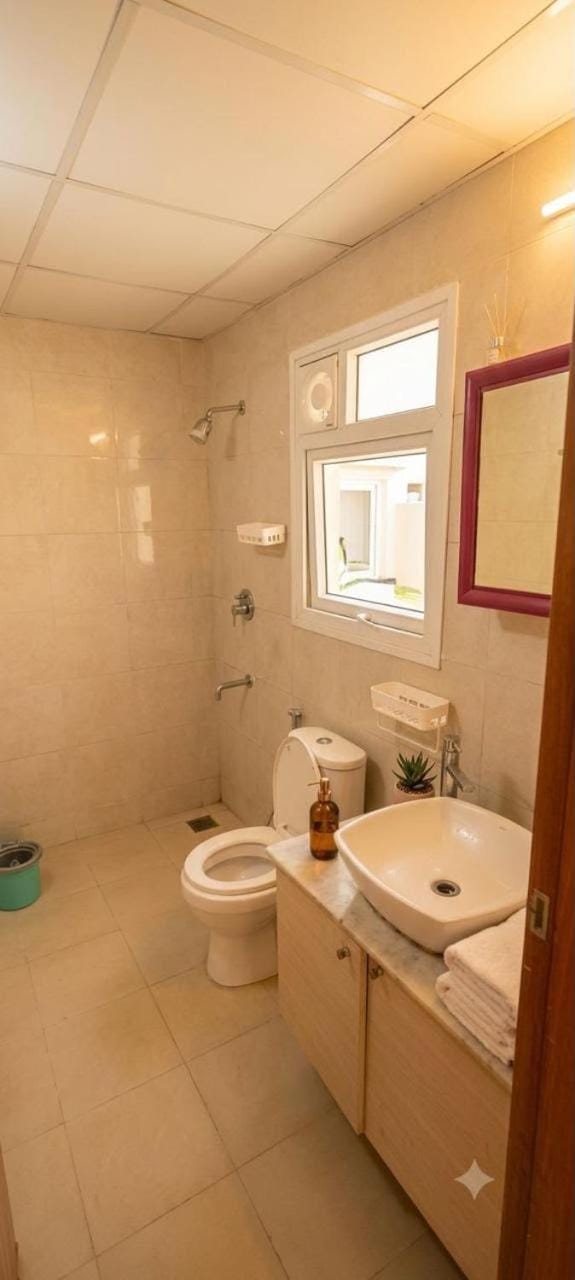 Spacious 3 bed apt nikoo BCIT Airport Apartment in Bengaluru