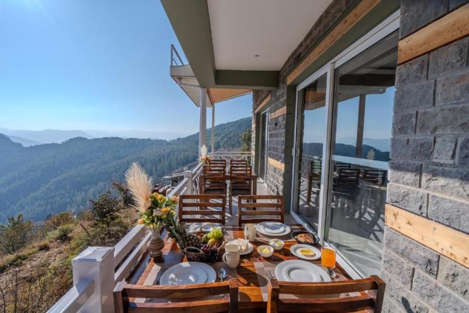 Natural landscape, Balcony/Terrace, Food, Mountain view