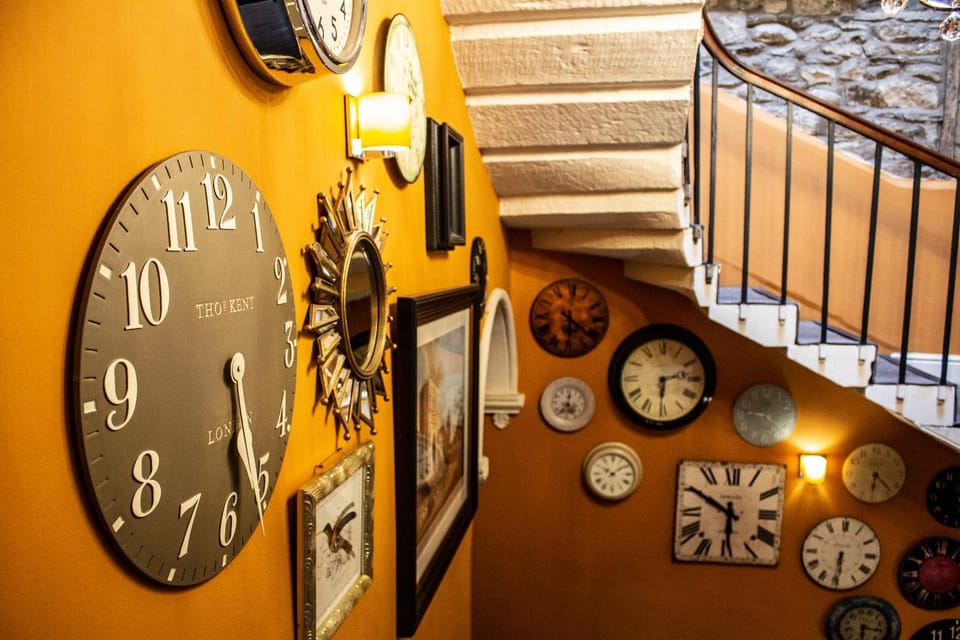 Lobby or reception, Decorative detail