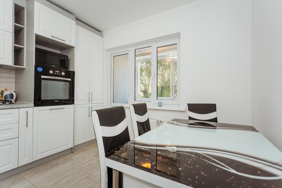 Dining area, stove, kitchen