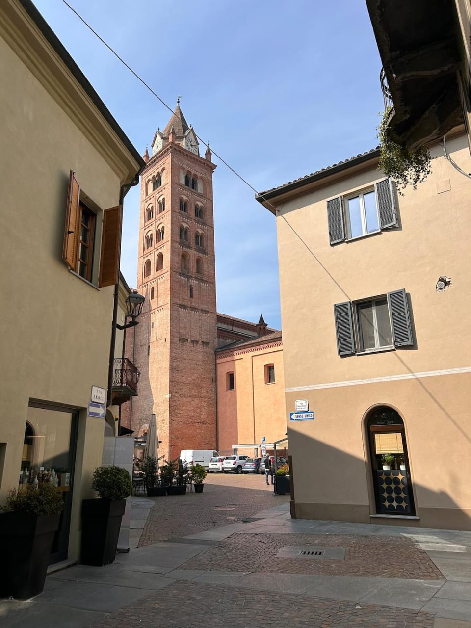 Property building, Landmark view, Location