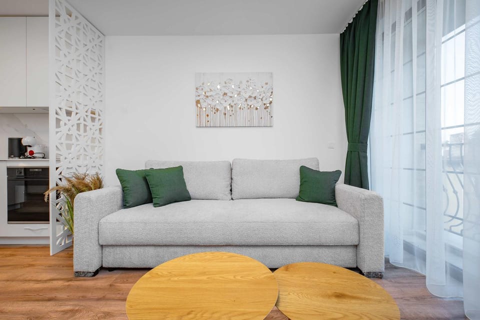 Bed, Kitchen or kitchenette, Living room, Seating area