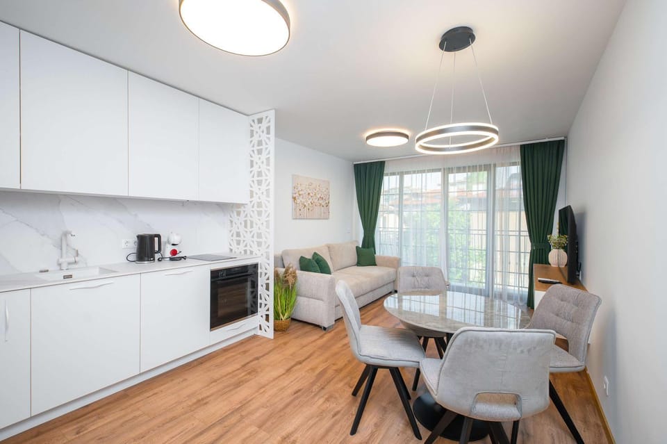 Kitchen or kitchenette, Living room, Seating area, Dining area, oven, stove