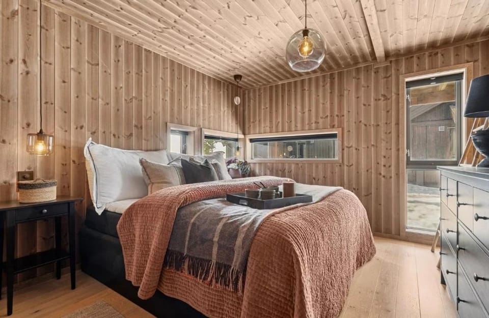 Hafjell Beautiful and large cabin with 4 bedrooms 2 bathrooms Cabin in Innlandet