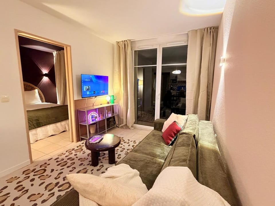 TV and multimedia, Living room
