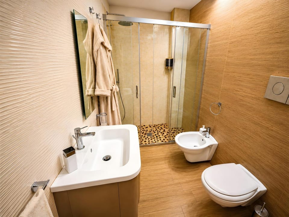 Bathroom, Living room