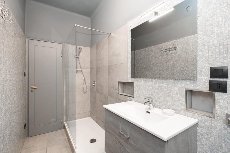 Shower, Bathroom