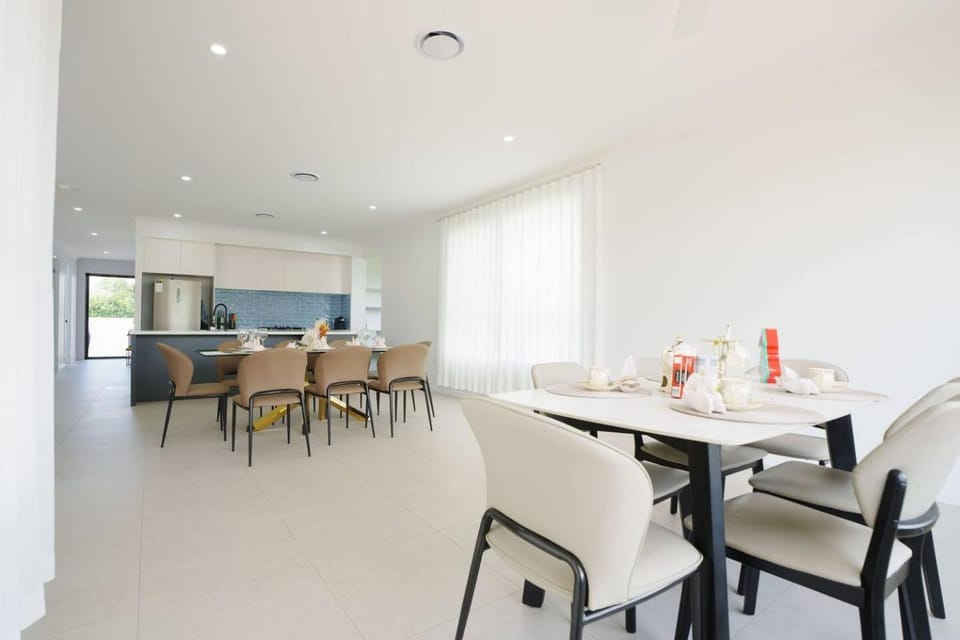 Modern Luxury Family 5Bedrooms House in Brisbane